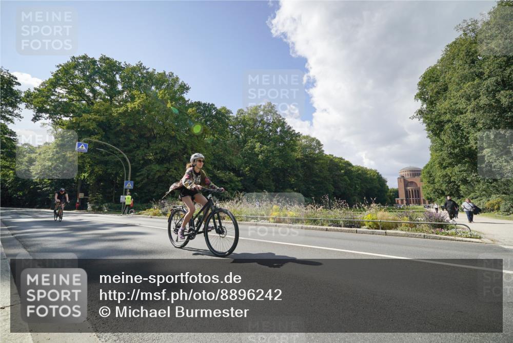 14.09.2025 - Stadtparktriathlon Michael Burmester http://msf.ph/oto/8896242 14.09.2025 13:41:36 Radfahren 1422, 1538, 1558 meine-sportfotos.de