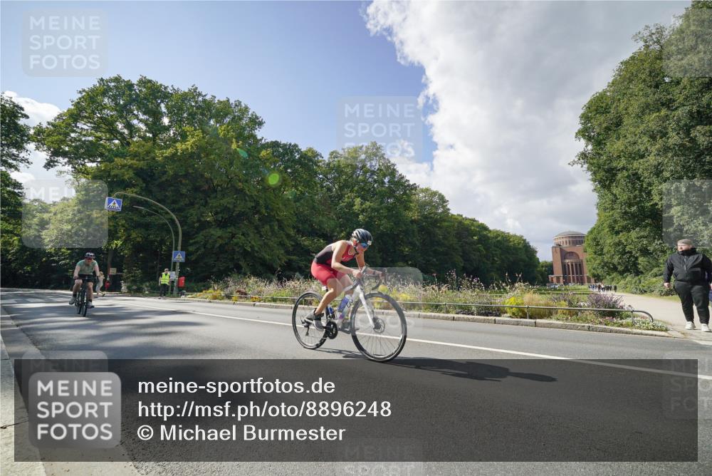 14.09.2025 - Stadtparktriathlon Michael Burmester http://msf.ph/oto/8896248 14.09.2025 13:42:00 Radfahren 1537, 1556, 1557 meine-sportfotos.de