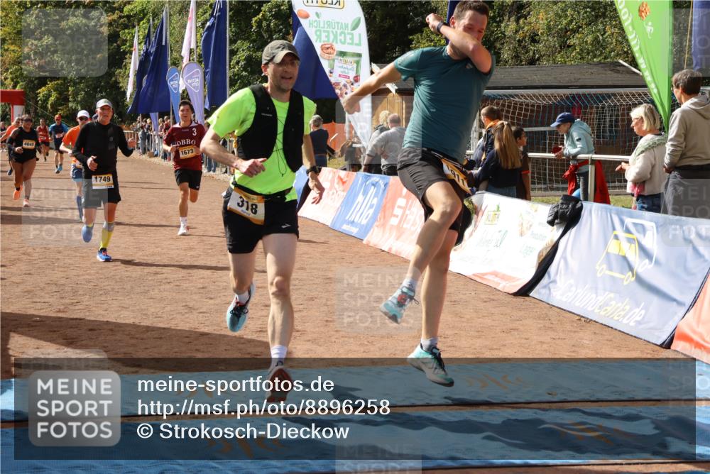 14.09.2025 - Airport Race Strokosch-Dieckow http://msf.ph/oto/8896258 14.09.2025 12:17:21 Ziel 216, 312, 318, 353, 648, 809, 827, 1673, 1749, 1911, 2082, 4045, 4224, 5196, 5442, 5532 meine-sportfotos.de