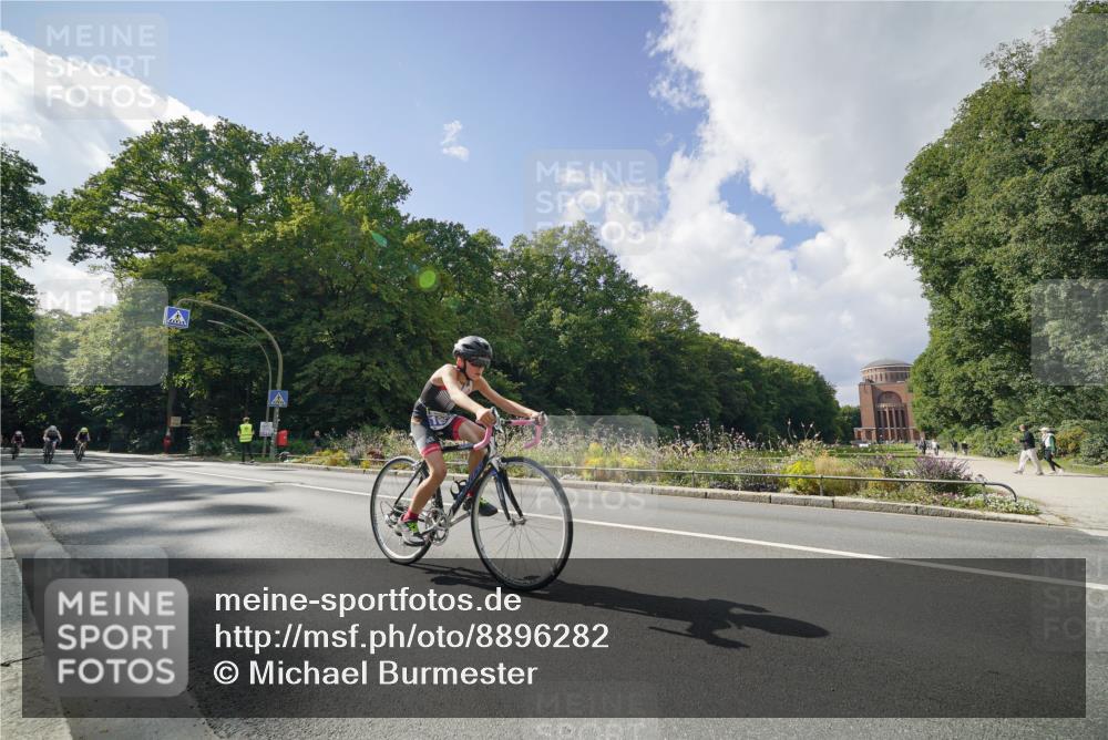 14.09.2025 - Stadtparktriathlon Michael Burmester http://msf.ph/oto/8896282 14.09.2025 13:44:53 Radfahren 1530, 1627, 1631, 1644, 1648, 1650, 1656, 1662, 1663, 1681 meine-sportfotos.de