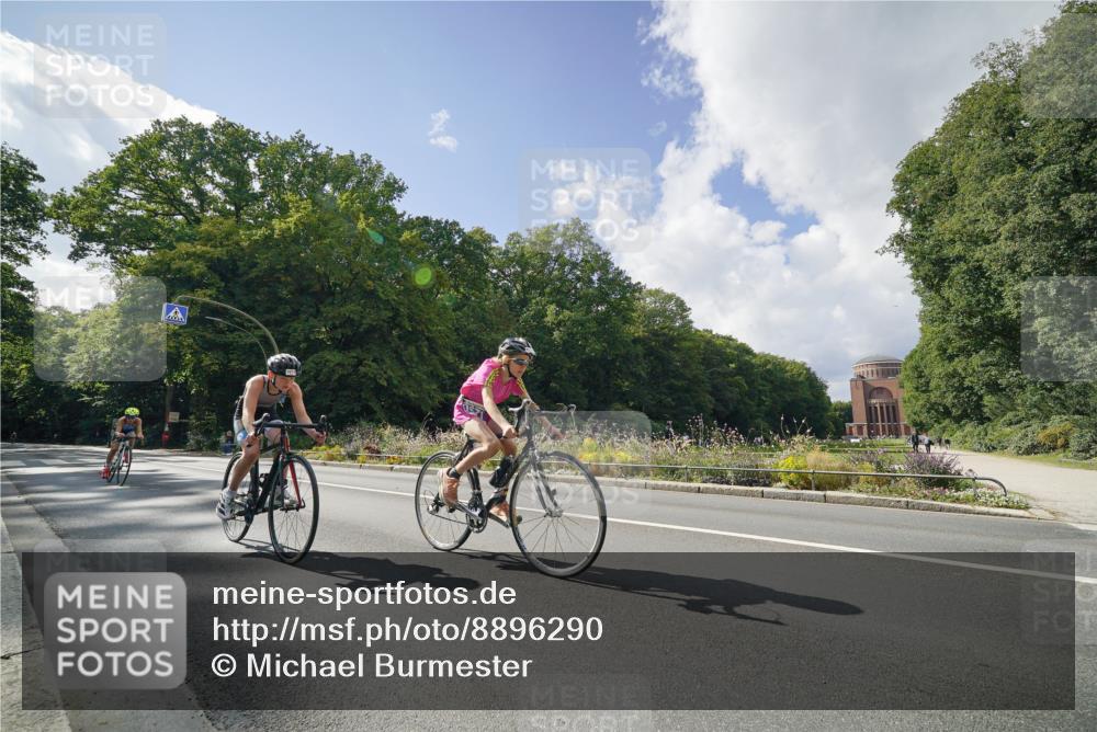 14.09.2025 - Stadtparktriathlon Michael Burmester http://msf.ph/oto/8896290 14.09.2025 13:45:03 Radfahren 1644, 1648, 1663, 1671, 1679, 1691 meine-sportfotos.de