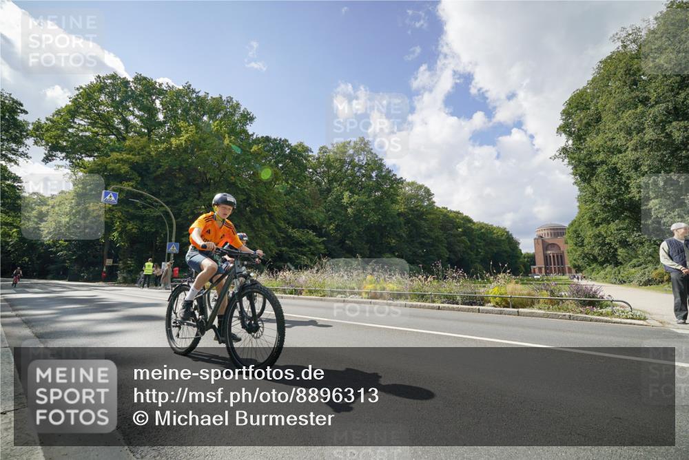 14.09.2025 - Stadtparktriathlon Michael Burmester http://msf.ph/oto/8896313 14.09.2025 13:45:45 Radfahren 1622, 1624, 1628, 1665, 1675, 1676, 1683, 1689 meine-sportfotos.de