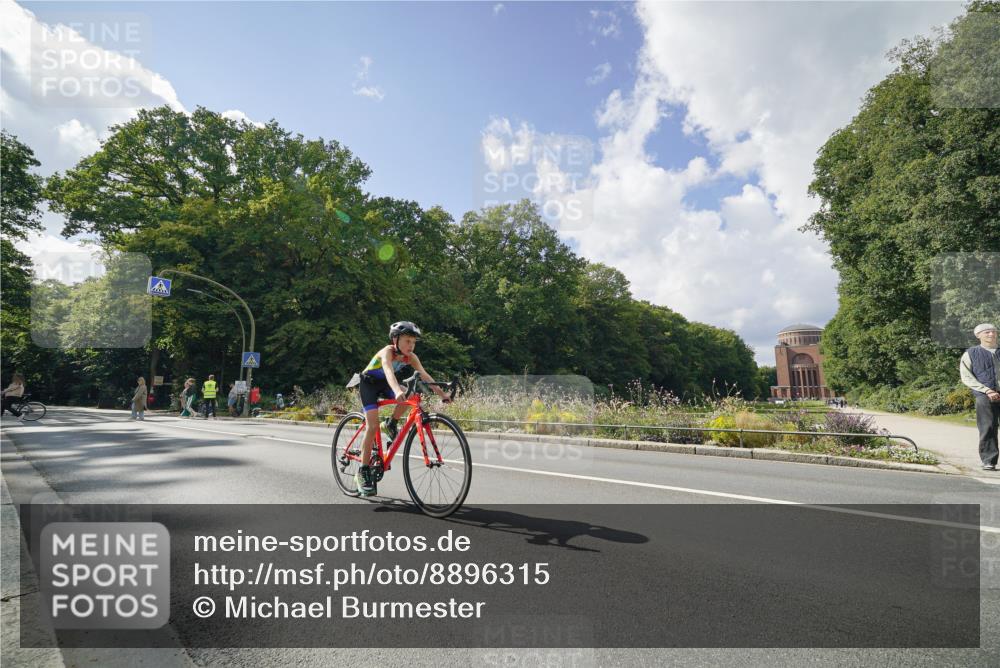 14.09.2025 - Stadtparktriathlon Michael Burmester http://msf.ph/oto/8896315 14.09.2025 13:45:49 Radfahren 1572, 1622, 1665, 1675, 1676, 1689 meine-sportfotos.de