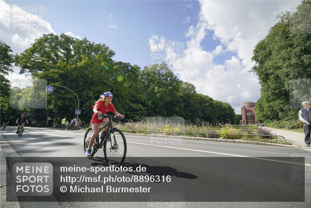 14.09.2025 - Stadtparktriathlon Michael Burmester http://msf.ph/oto/8896316 14.09.2025 13:45:57 Radfahren 1549, 1572, 1654, 1660, 1674 meine-sportfotos.de
