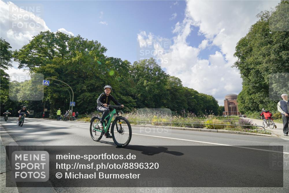 14.09.2025 - Stadtparktriathlon Michael Burmester http://msf.ph/oto/8896320 14.09.2025 13:46:03 Radfahren 1549, 1635, 1654, 1660, 1674 meine-sportfotos.de