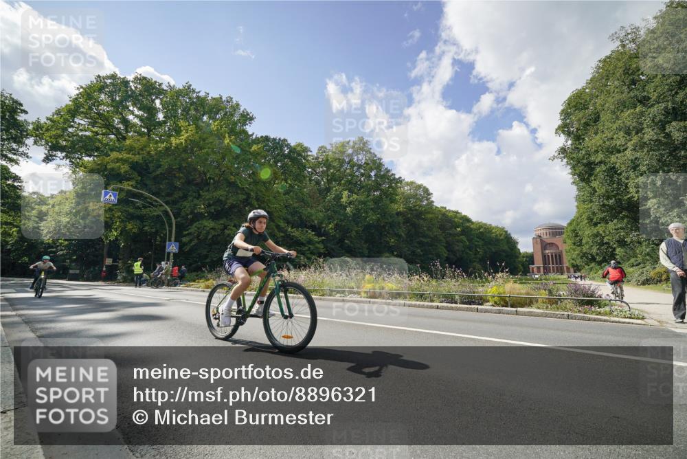 14.09.2025 - Stadtparktriathlon Michael Burmester http://msf.ph/oto/8896321 14.09.2025 13:46:04 Radfahren 1549, 1635, 1654, 1660, 1674 meine-sportfotos.de
