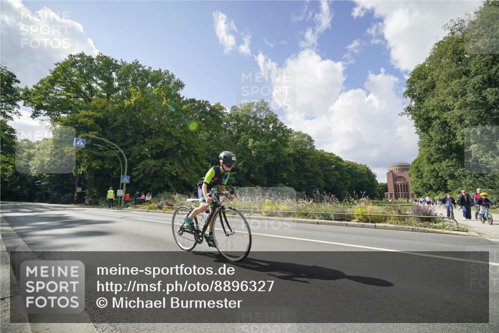 14.09.2025 - Stadtparktriathlon Michael Burmester http://msf.ph/oto/8896327 14.09.2025 13:47:12 Radfahren 1666 meine-sportfotos.de