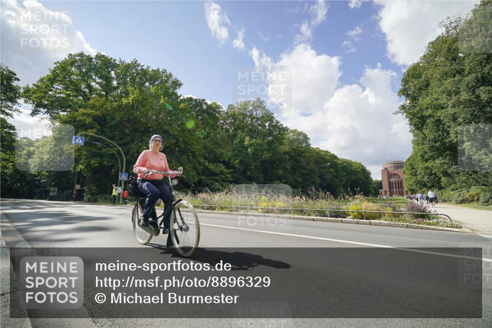 14.09.2025 - Stadtparktriathlon Michael Burmester http://msf.ph/oto/8896329 14.09.2025 13:47:24 Radfahren  meine-sportfotos.de