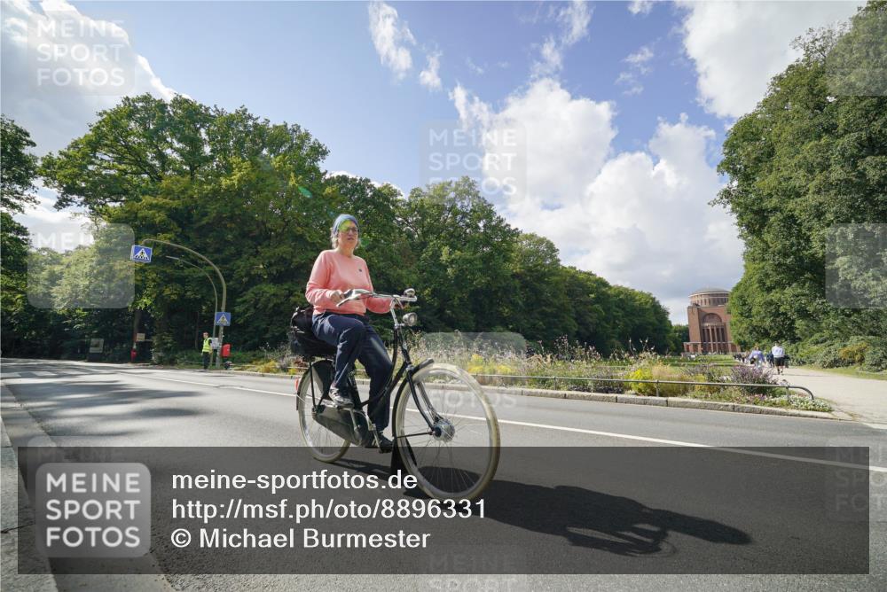 14.09.2025 - Stadtparktriathlon Michael Burmester http://msf.ph/oto/8896331 14.09.2025 13:47:24 Radfahren  meine-sportfotos.de
