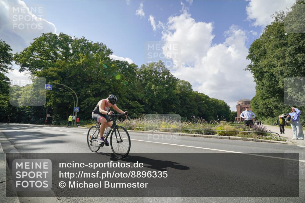 14.09.2025 - Stadtparktriathlon Michael Burmester http://msf.ph/oto/8896335 14.09.2025 13:48:11 Radfahren 1539, 1544 meine-sportfotos.de