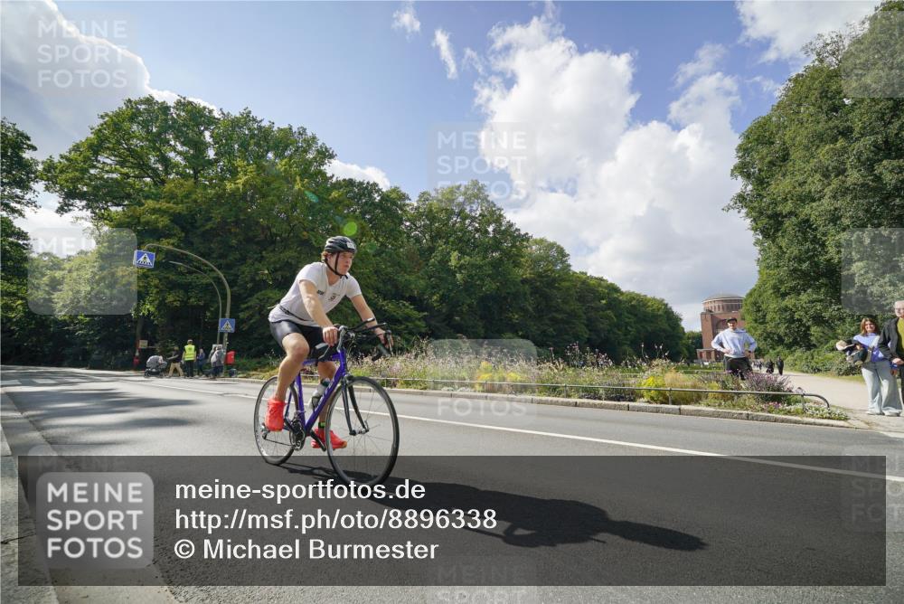 14.09.2025 - Stadtparktriathlon Michael Burmester http://msf.ph/oto/8896338 14.09.2025 13:48:26 Radfahren 1561 meine-sportfotos.de