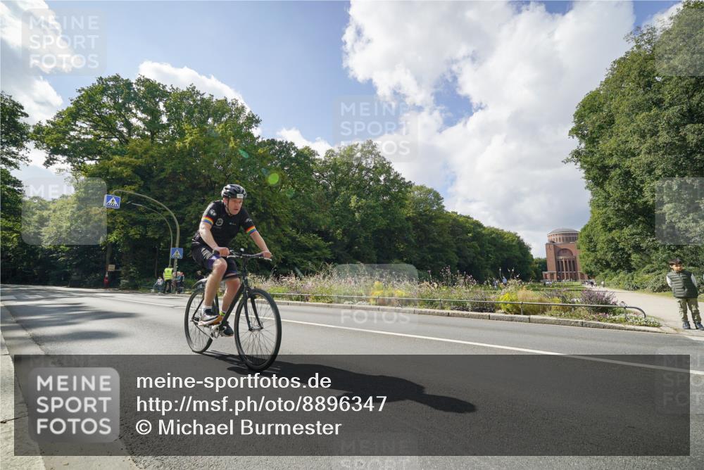 14.09.2025 - Stadtparktriathlon Michael Burmester http://msf.ph/oto/8896347 14.09.2025 13:50:33 Radfahren 1491 meine-sportfotos.de