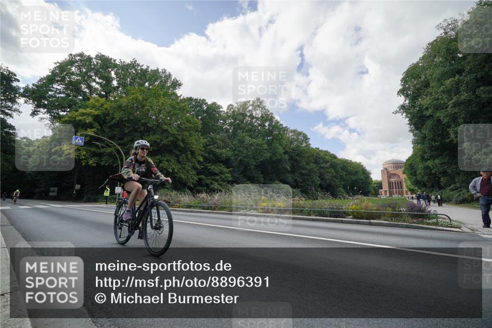 14.09.2025 - Stadtparktriathlon Michael Burmester http://msf.ph/oto/8896391 14.09.2025 13:54:23 Radfahren 1422, 1624, 1625, 1628, 1688 meine-sportfotos.de