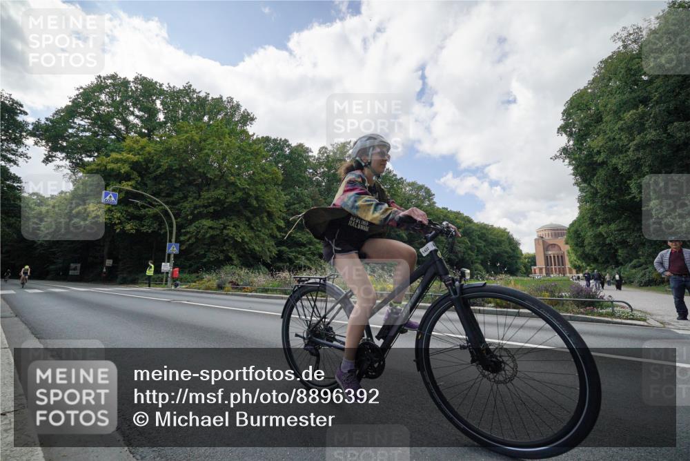 14.09.2025 - Stadtparktriathlon Michael Burmester http://msf.ph/oto/8896392 14.09.2025 13:54:24 Radfahren 1422, 1624, 1625, 1628, 1683, 1688 meine-sportfotos.de