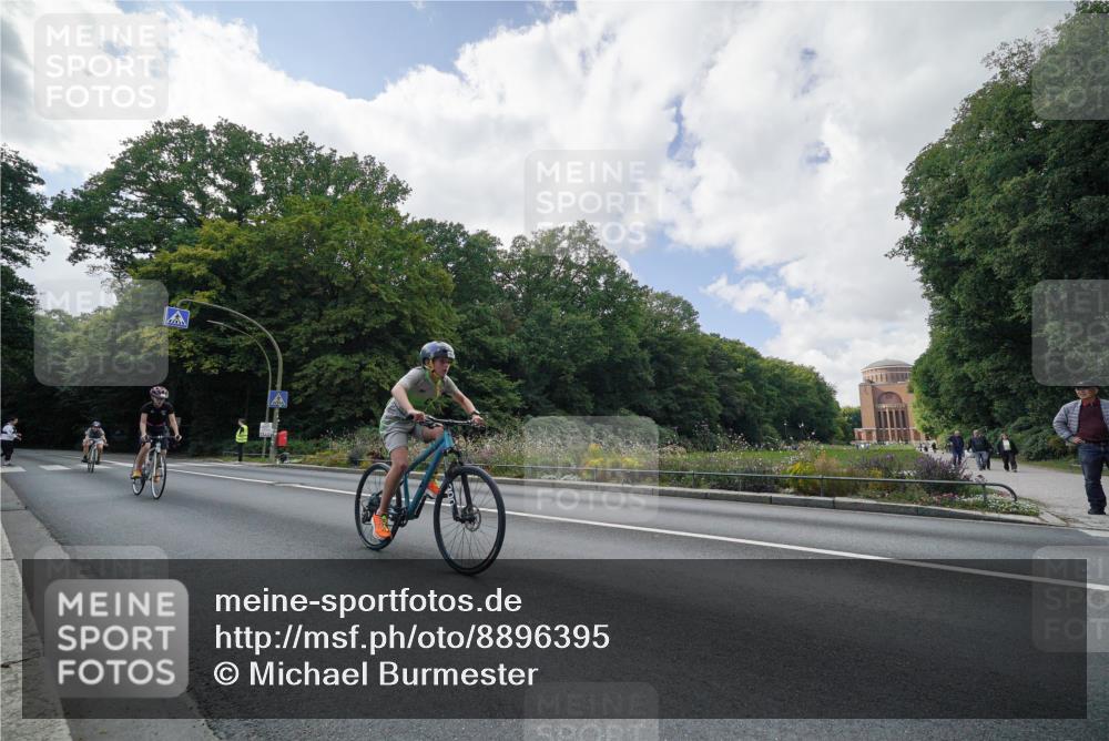 14.09.2025 - Stadtparktriathlon Michael Burmester http://msf.ph/oto/8896395 14.09.2025 13:54:30 Radfahren 1624, 1628, 1683, 1688 meine-sportfotos.de