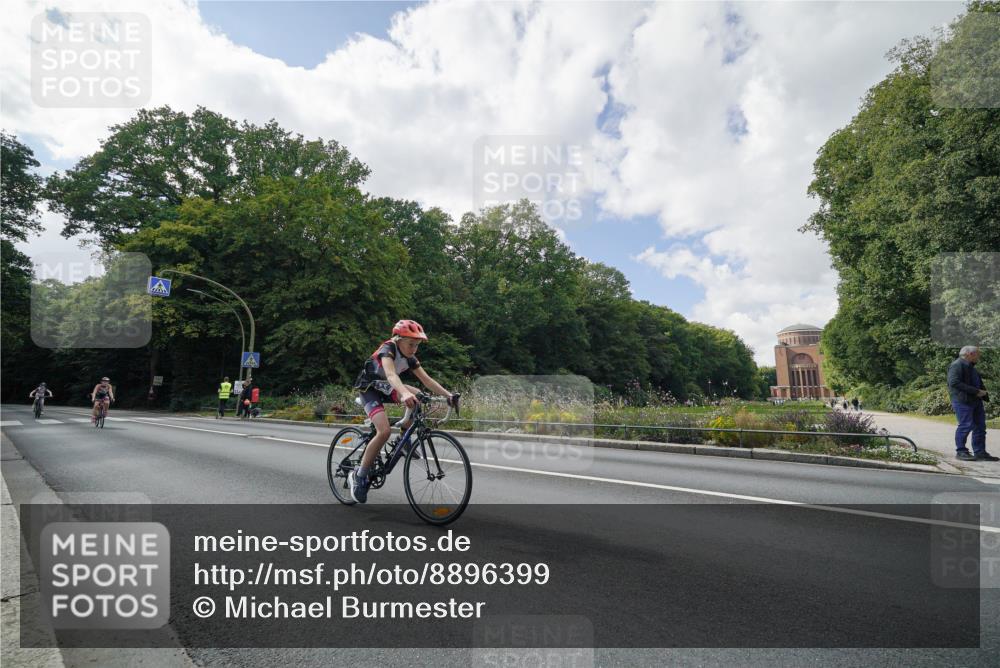 14.09.2025 - Stadtparktriathlon Michael Burmester http://msf.ph/oto/8896399 14.09.2025 13:54:52 Radfahren 1632, 1665, 1680 meine-sportfotos.de