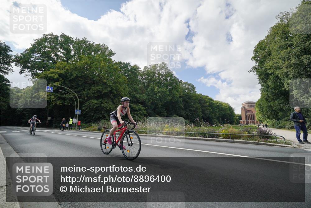 14.09.2025 - Stadtparktriathlon Michael Burmester http://msf.ph/oto/8896400 14.09.2025 13:54:54 Radfahren 1632, 1665, 1680 meine-sportfotos.de