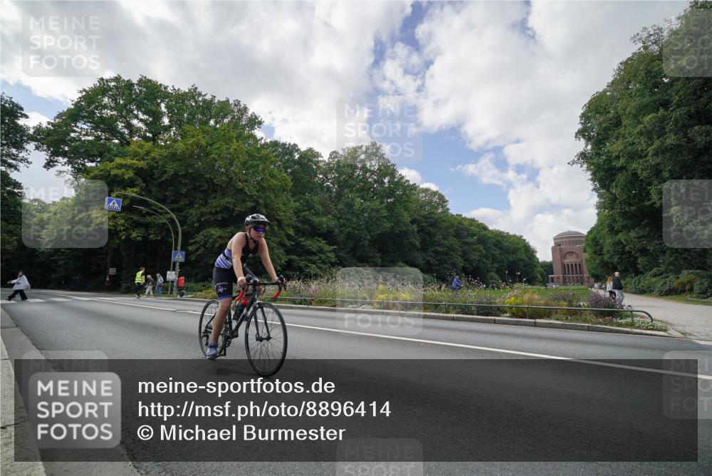 14.09.2025 - Stadtparktriathlon Michael Burmester http://msf.ph/oto/8896414 14.09.2025 13:56:26 Radfahren 1685 meine-sportfotos.de