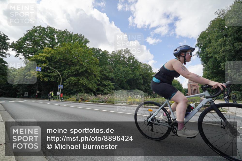 14.09.2025 - Stadtparktriathlon Michael Burmester http://msf.ph/oto/8896424 14.09.2025 13:59:57 Radfahren 1429 meine-sportfotos.de