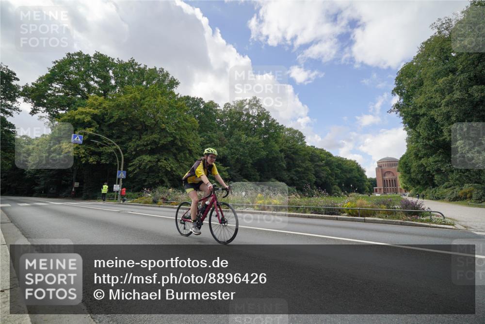 14.09.2025 - Stadtparktriathlon Michael Burmester http://msf.ph/oto/8896426 14.09.2025 14:00:28 Radfahren 1535 meine-sportfotos.de