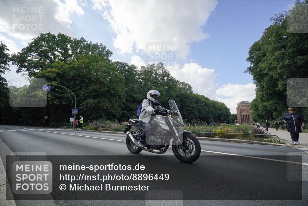 14.09.2025 - Stadtparktriathlon Michael Burmester http://msf.ph/oto/8896449 14.09.2025 14:18:08 Radfahren  meine-sportfotos.de
