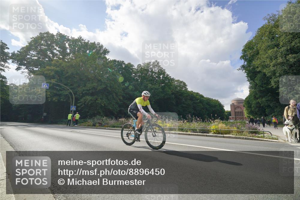 14.09.2025 - Stadtparktriathlon Michael Burmester http://msf.ph/oto/8896450 14.09.2025 14:23:46 Radfahren  meine-sportfotos.de