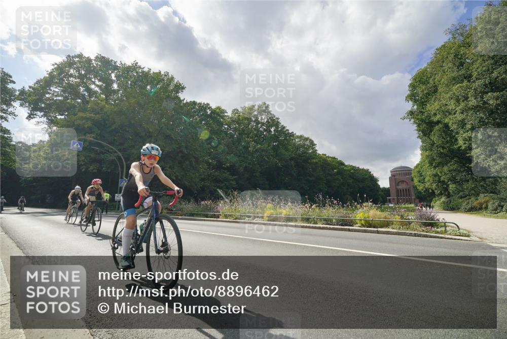 14.09.2025 - Stadtparktriathlon Michael Burmester http://msf.ph/oto/8896462 14.09.2025 14:25:07 Radfahren 1697, 1700, 1703, 1732, 1772, 1775, 1776, 1788 meine-sportfotos.de