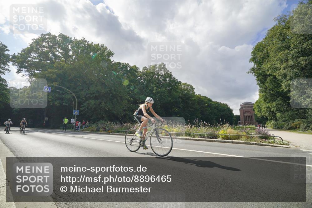 14.09.2025 - Stadtparktriathlon Michael Burmester http://msf.ph/oto/8896465 14.09.2025 14:25:08 Radfahren 1697, 1703, 1732, 1775, 1776, 1788 meine-sportfotos.de