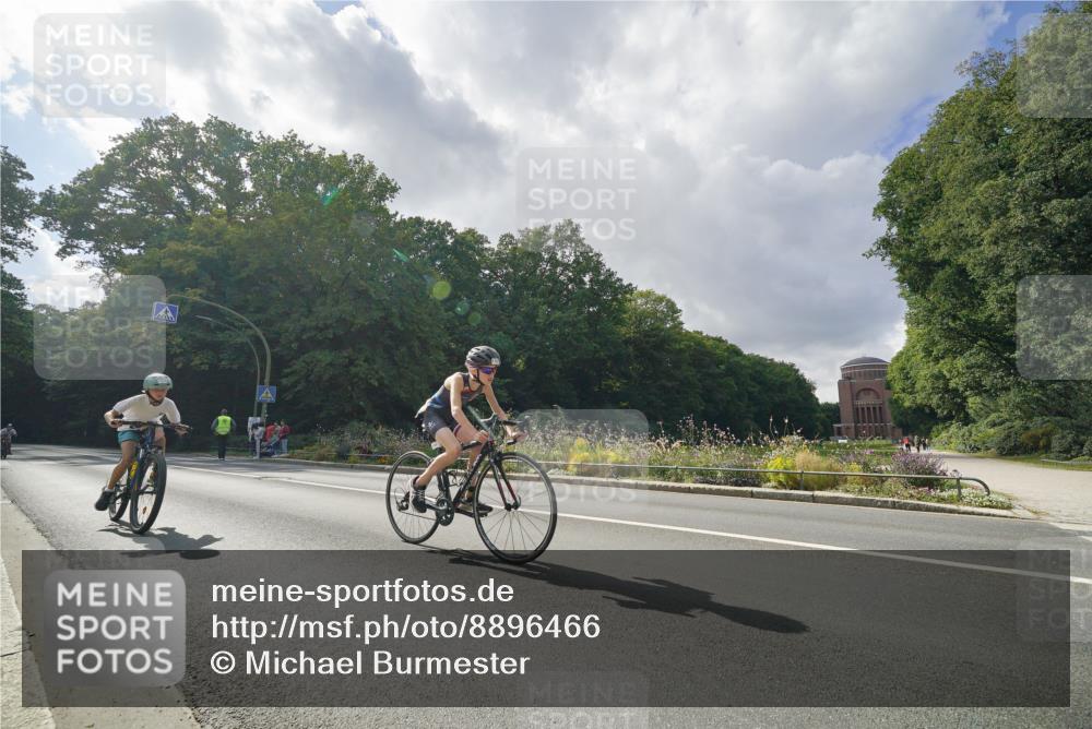 14.09.2025 - Stadtparktriathlon Michael Burmester http://msf.ph/oto/8896466 14.09.2025 14:25:10 Radfahren 1697, 1703, 1716, 1732, 1733, 1774, 1775, 1776, 1788 meine-sportfotos.de