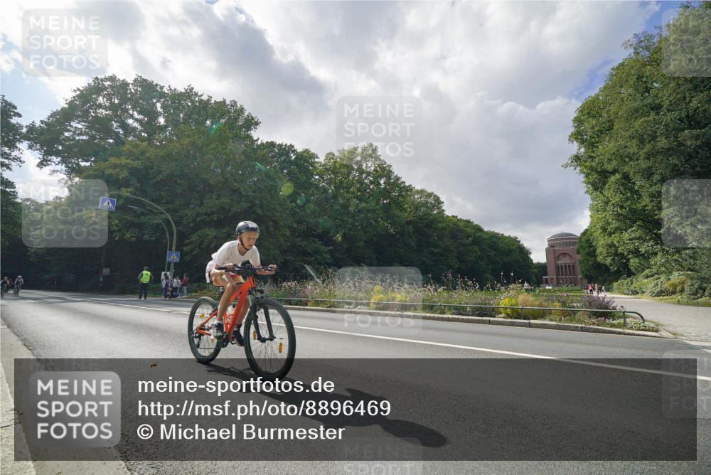 14.09.2025 - Stadtparktriathlon Michael Burmester http://msf.ph/oto/8896469 14.09.2025 14:25:14 Radfahren 1703, 1716, 1731, 1733, 1774, 1775, 1776, 1788, 1789 meine-sportfotos.de