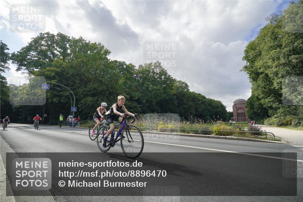 14.09.2025 - Stadtparktriathlon Michael Burmester http://msf.ph/oto/8896470 14.09.2025 14:25:17 Radfahren 1702, 1716, 1717, 1729, 1731, 1733, 1759, 1774, 1775, 1789 meine-sportfotos.de