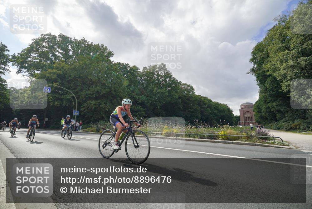 14.09.2025 - Stadtparktriathlon Michael Burmester http://msf.ph/oto/8896476 14.09.2025 14:25:23 Radfahren 1702, 1707, 1711, 1716, 1717, 1729, 1731, 1733, 1759, 1766, 1771, 1774, 1789, 1864 meine-sportfotos.de