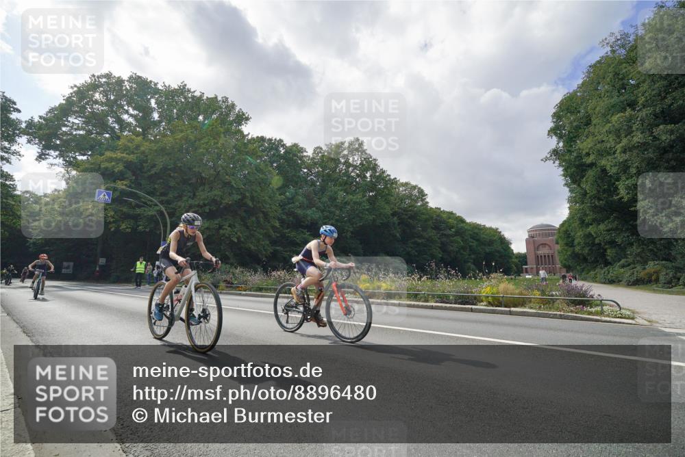 14.09.2025 - Stadtparktriathlon Michael Burmester http://msf.ph/oto/8896480 14.09.2025 14:25:27 Radfahren 1693, 1702, 1707, 1711, 1717, 1723, 1725, 1729, 1739, 1741, 1759, 1766, 1769, 1771, 1780, 1789, 1864 meine-sportfotos.de