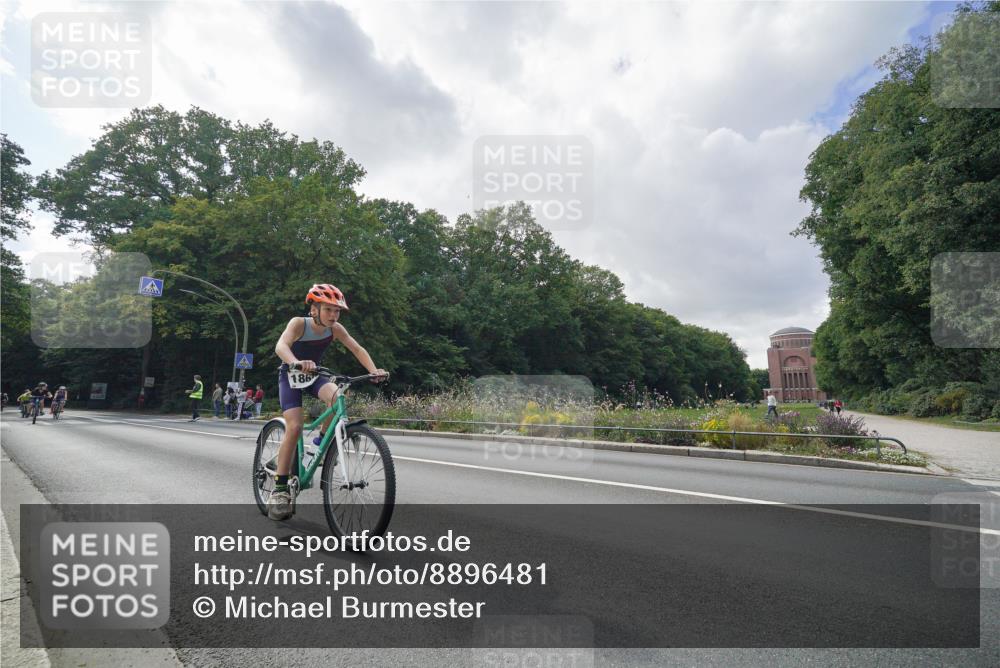 14.09.2025 - Stadtparktriathlon Michael Burmester http://msf.ph/oto/8896481 14.09.2025 14:25:29 Radfahren 1693, 1702, 1707, 1711, 1717, 1723, 1724, 1725, 1729, 1739, 1741, 1759, 1766, 1769, 1771, 1780, 1864 meine-sportfotos.de