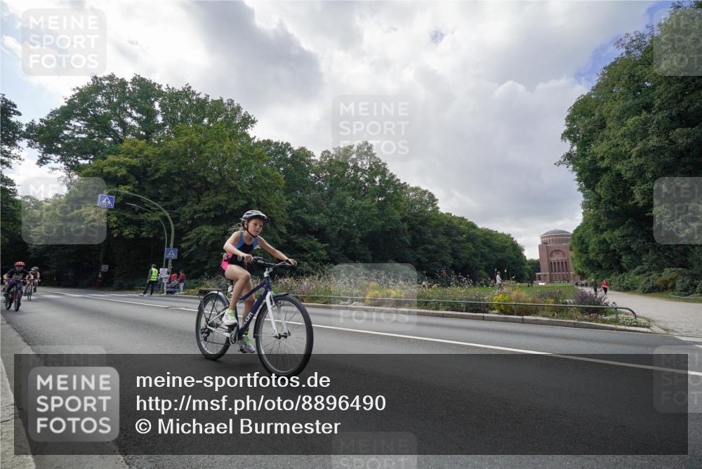 14.09.2025 - Stadtparktriathlon Michael Burmester http://msf.ph/oto/8896490 14.09.2025 14:25:40 Radfahren 1692, 1710, 1723, 1724, 1725, 1736, 1739, 1753, 1755, 1777, 1783 meine-sportfotos.de