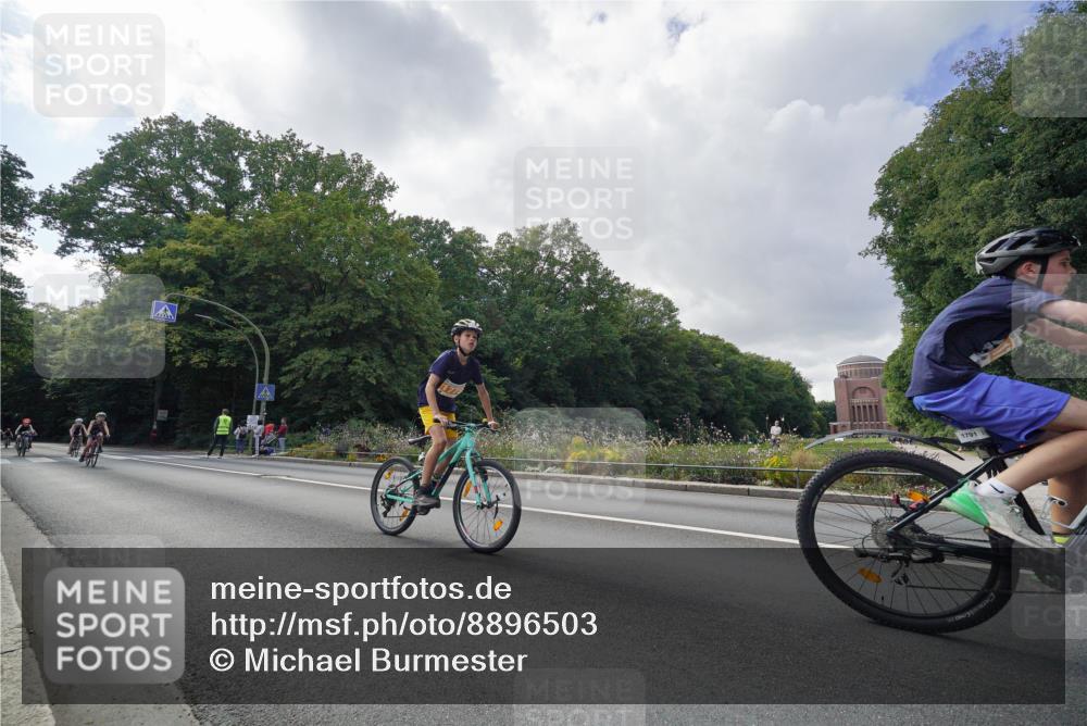 14.09.2025 - Stadtparktriathlon Michael Burmester http://msf.ph/oto/8896503 14.09.2025 14:25:59 Radfahren 1701, 1720, 1740, 1743, 1770, 1778, 1786, 1791 meine-sportfotos.de