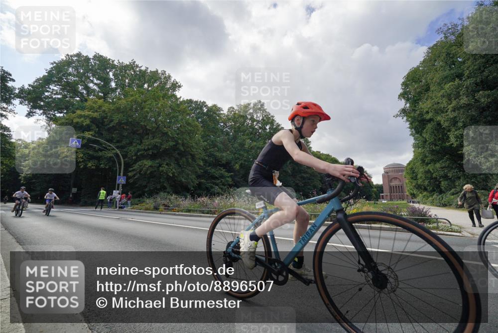 14.09.2025 - Stadtparktriathlon Michael Burmester http://msf.ph/oto/8896507 14.09.2025 14:26:03 Radfahren 1694, 1701, 1720, 1740, 1743, 1761, 1765, 1770, 1778, 1781, 1786, 1791 meine-sportfotos.de