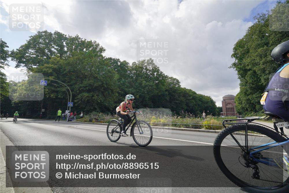 14.09.2025 - Stadtparktriathlon Michael Burmester http://msf.ph/oto/8896515 14.09.2025 14:26:14 Radfahren 1694, 1696, 1699, 1727, 1744, 1747, 1754, 1761, 1765, 1768, 1781 meine-sportfotos.de