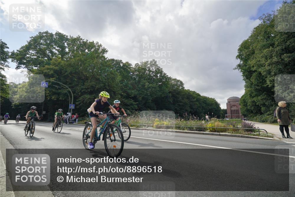 14.09.2025 - Stadtparktriathlon Michael Burmester http://msf.ph/oto/8896518 14.09.2025 14:26:20 Radfahren 1696, 1698, 1699, 1722, 1744, 1754, 1768, 1804, 1865 meine-sportfotos.de