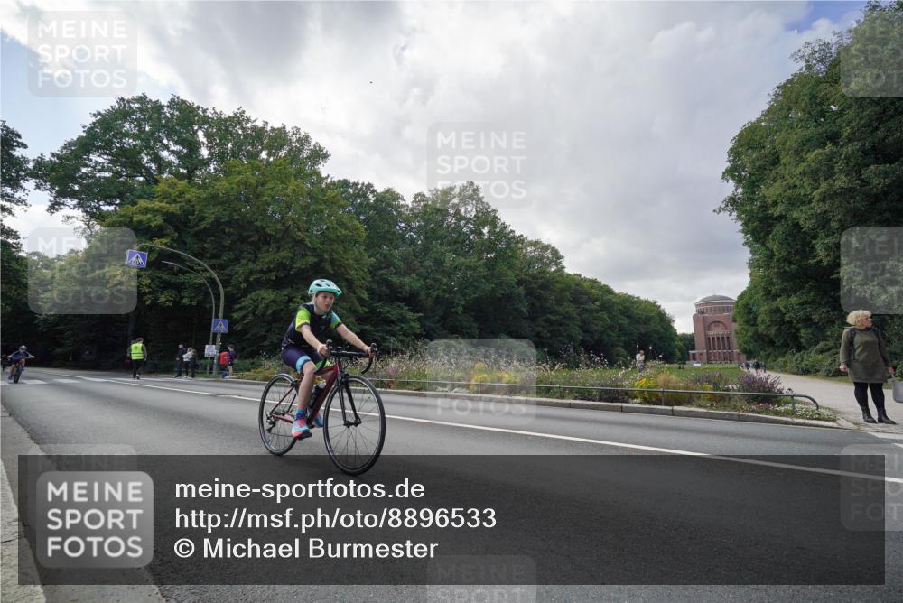 14.09.2025 - Stadtparktriathlon Michael Burmester http://msf.ph/oto/8896533 14.09.2025 14:26:43 Radfahren 1715, 1721, 1726, 1748, 1750, 1773 meine-sportfotos.de