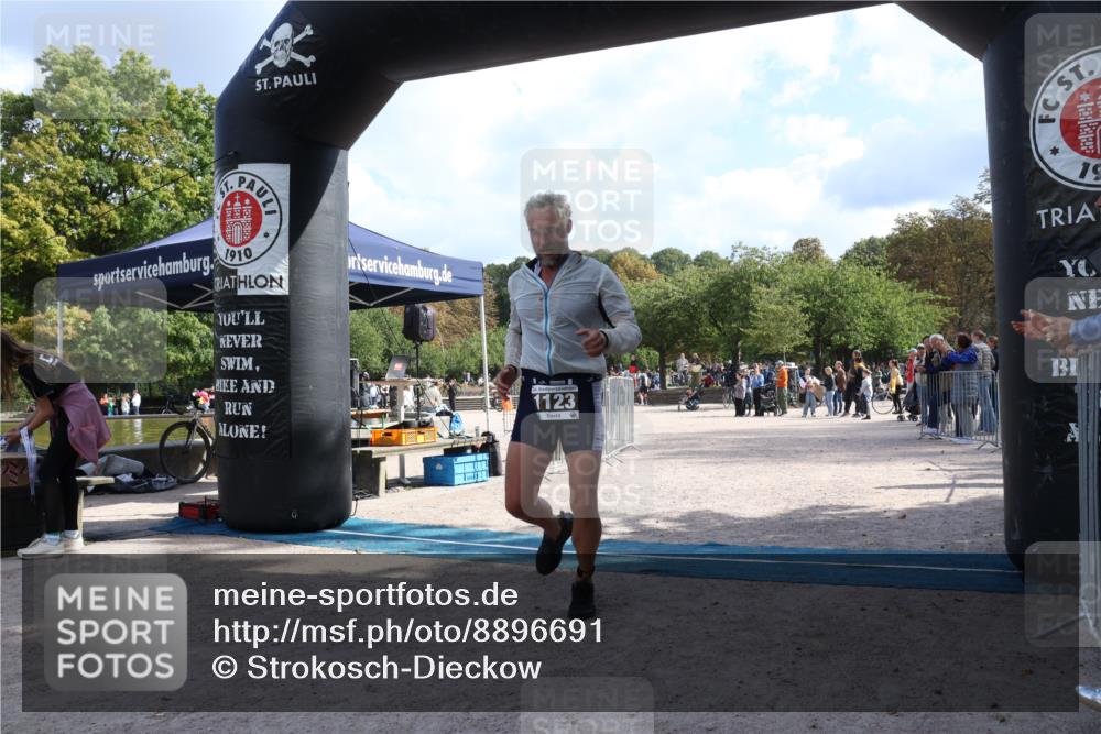 14.09.2025 - Stadtparktriathlon Strokosch-Dieckow http://msf.ph/oto/8896691 14.09.2025 13:00:41 Ziel 1123 meine-sportfotos.de