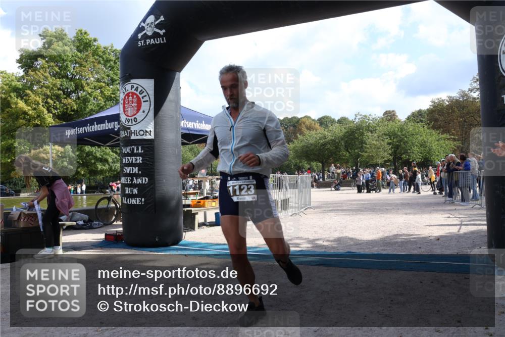 14.09.2025 - Stadtparktriathlon Strokosch-Dieckow http://msf.ph/oto/8896692 14.09.2025 13:00:42 Ziel 1123 meine-sportfotos.de