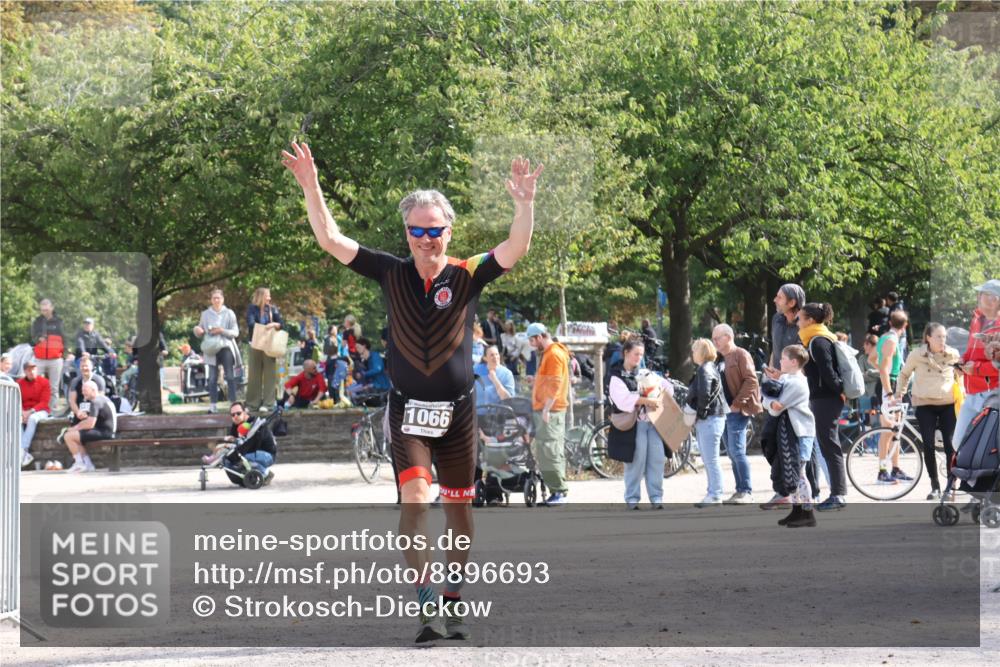 14.09.2025 - Stadtparktriathlon Strokosch-Dieckow http://msf.ph/oto/8896693 14.09.2025 13:00:52 Ziel 1066 meine-sportfotos.de