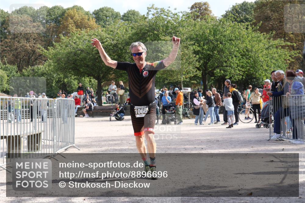 14.09.2025 - Stadtparktriathlon Strokosch-Dieckow http://msf.ph/oto/8896696 14.09.2025 13:00:54 Ziel 1066 meine-sportfotos.de