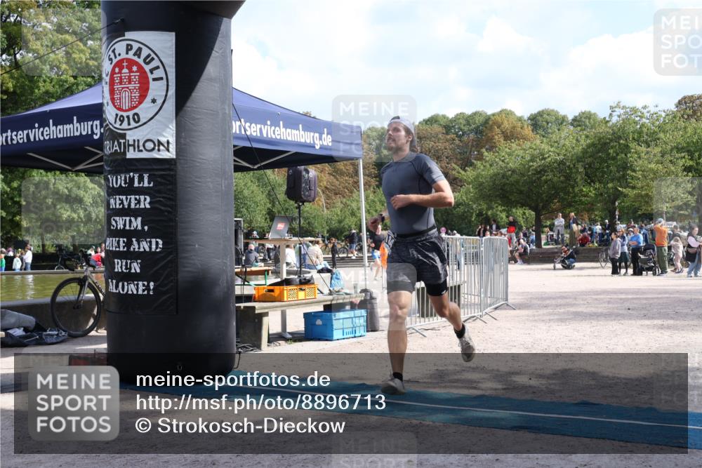 14.09.2025 - Stadtparktriathlon Strokosch-Dieckow http://msf.ph/oto/8896713 14.09.2025 13:01:16 Ziel 1184, 1199, 1213 meine-sportfotos.de