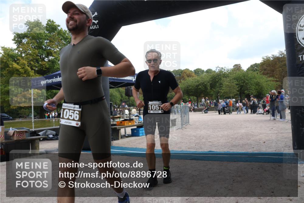 14.09.2025 - Stadtparktriathlon Strokosch-Dieckow http://msf.ph/oto/8896728 14.09.2025 13:01:52 Ziel 1057 meine-sportfotos.de