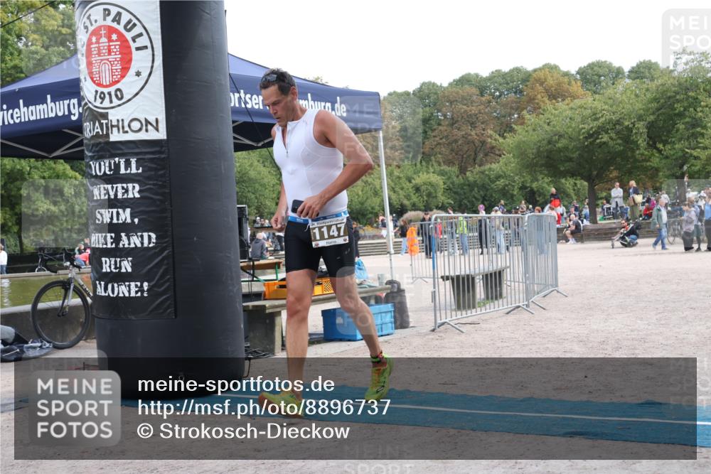 14.09.2025 - Stadtparktriathlon Strokosch-Dieckow http://msf.ph/oto/8896737 14.09.2025 13:02:02 Ziel 1147 meine-sportfotos.de