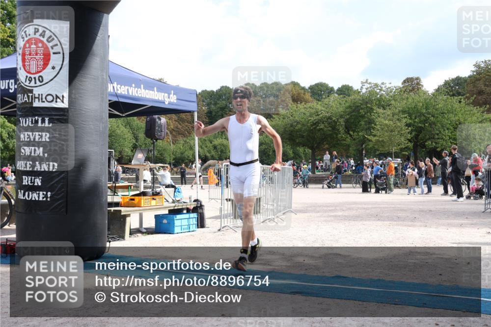 14.09.2025 - Stadtparktriathlon Strokosch-Dieckow http://msf.ph/oto/8896754 14.09.2025 13:03:29 Ziel 1158, 1219 meine-sportfotos.de