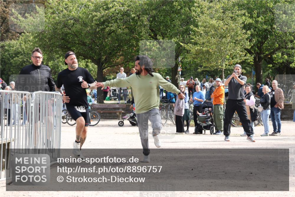 14.09.2025 - Stadtparktriathlon Strokosch-Dieckow http://msf.ph/oto/8896757 14.09.2025 13:03:47 Ziel 1192 meine-sportfotos.de