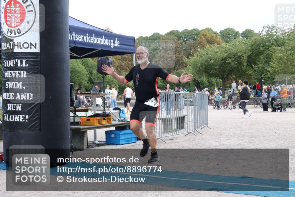 14.09.2025 - Stadtparktriathlon Strokosch-Dieckow http://msf.ph/oto/8896774 14.09.2025 13:04:51 Ziel 1094 meine-sportfotos.de